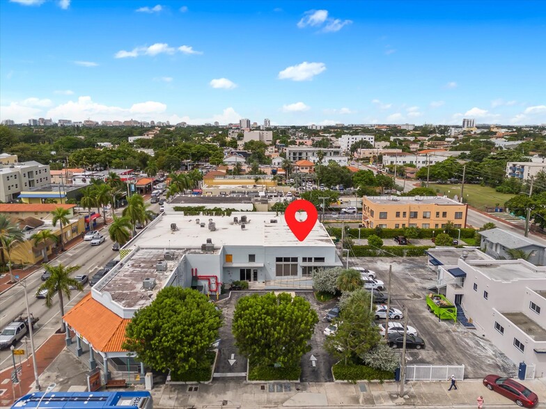 1221 SW 8th St, Miami, FL for lease - Building Photo - Image 3 of 14