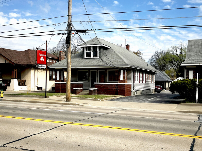 1018 1st Capitol Dr, Saint Charles, MO for lease - Primary Photo - Image 1 of 8