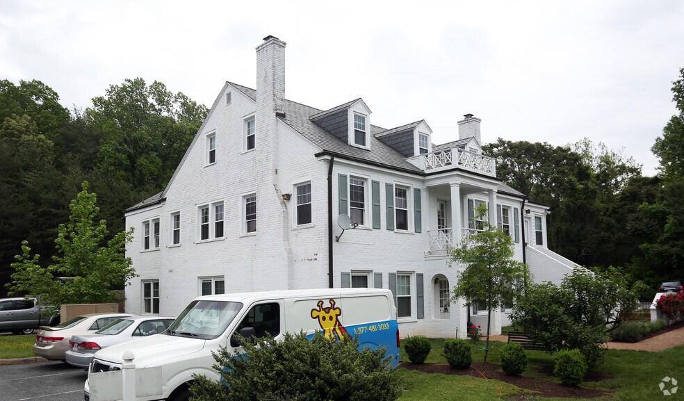 175 S Pantops Dr, Charlottesville, VA 22911