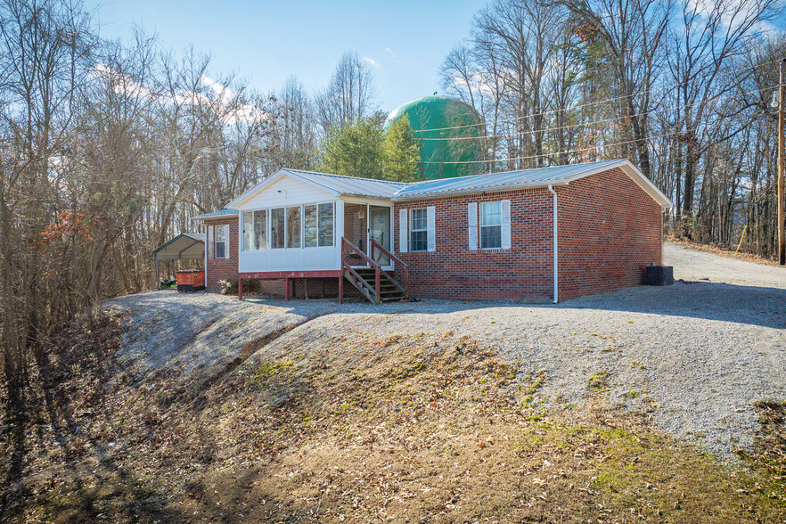 22 Unit Portfolio - Roane County, TN portfolio of 18 properties for sale on LoopNet.com - Building Photo - Image 1 of 20