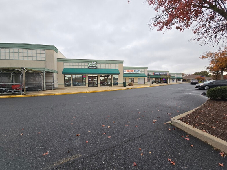 605-649 S Dupont Blvd, Milford, DE for lease - Building Photo - Image 3 of 12