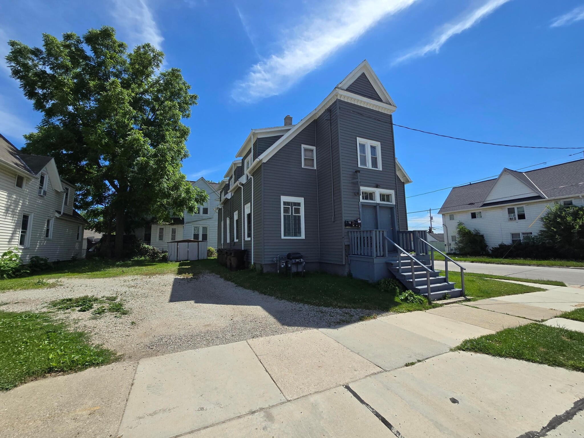 1235 Michigan Ave, South Milwaukee, WI for sale Primary Photo- Image 1 of 1