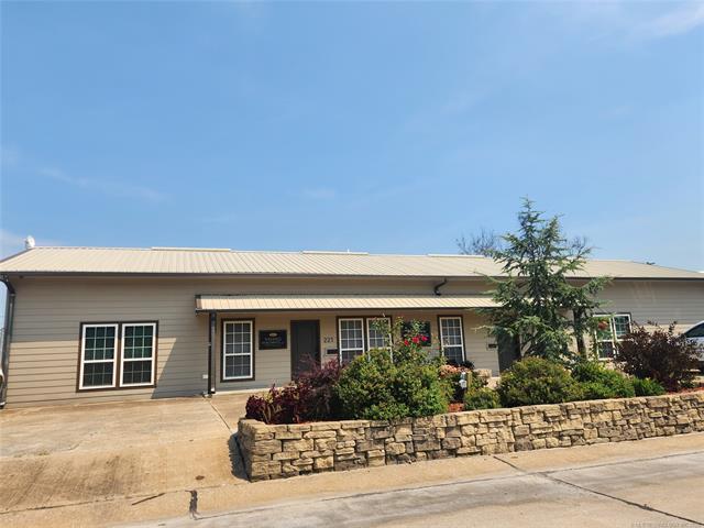 223 S Taylor St, Pryor, OK for sale - Primary Photo - Image 1 of 2