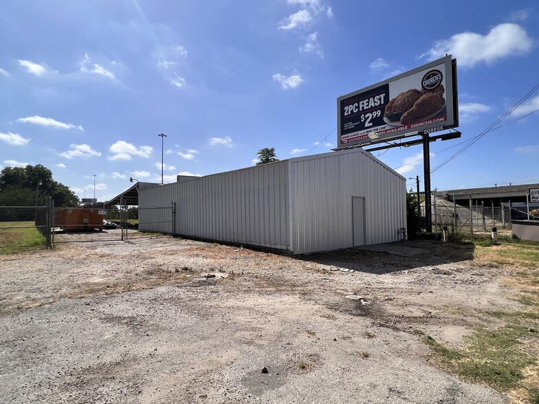 2804 S Flores St, San Antonio, TX for sale - Building Photo - Image 1 of 1