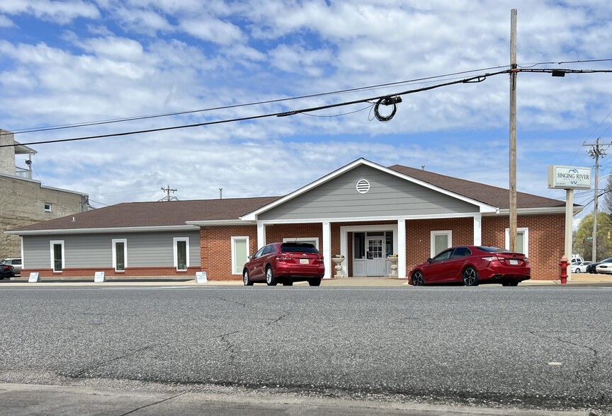 121 E 6th St, Tuscumbia, AL for sale - Building Photo - Image 1 of 1