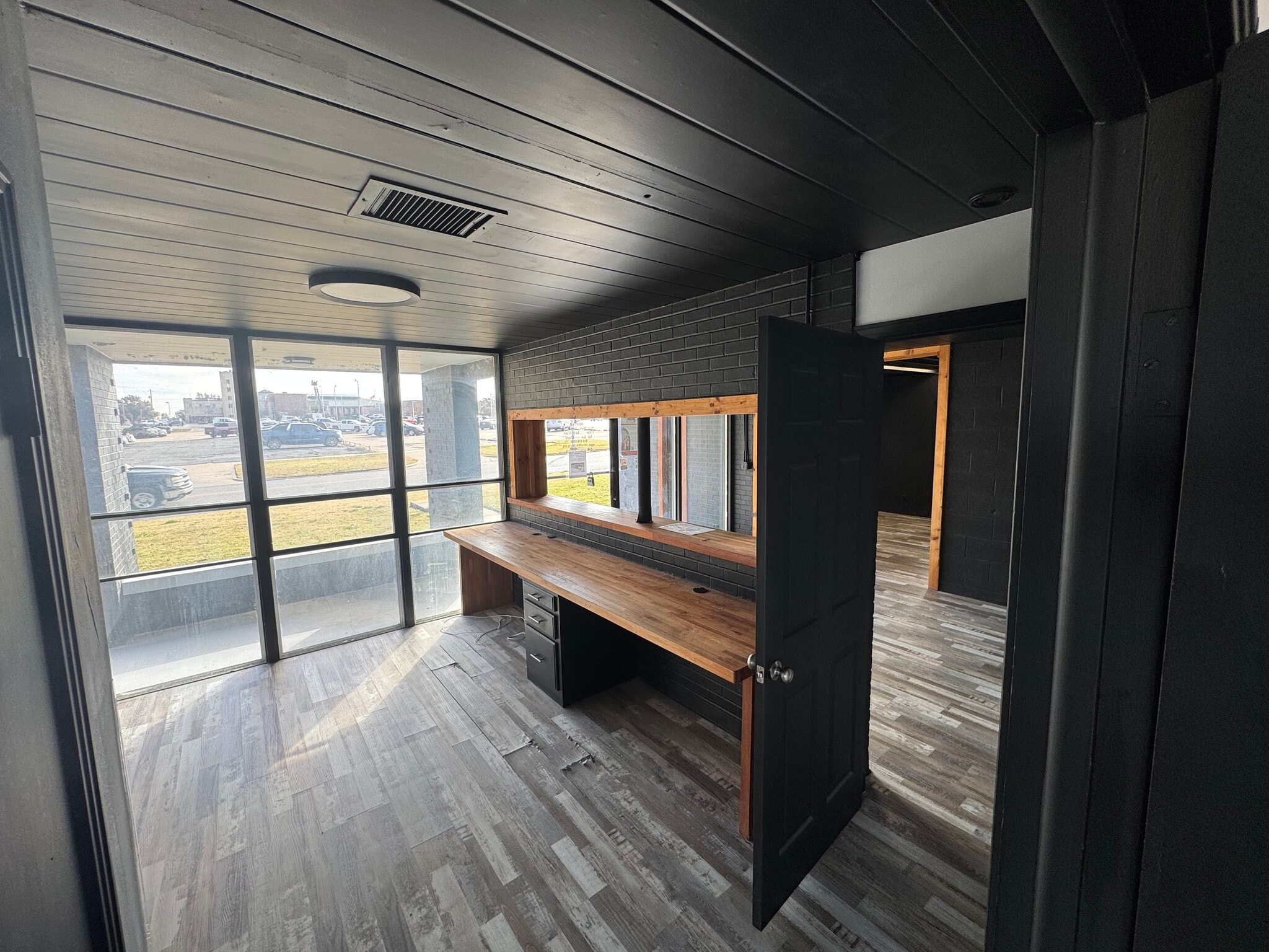 601 SW Jennings Ave, Bartlesville, OK for lease Interior Photo- Image 1 of 6