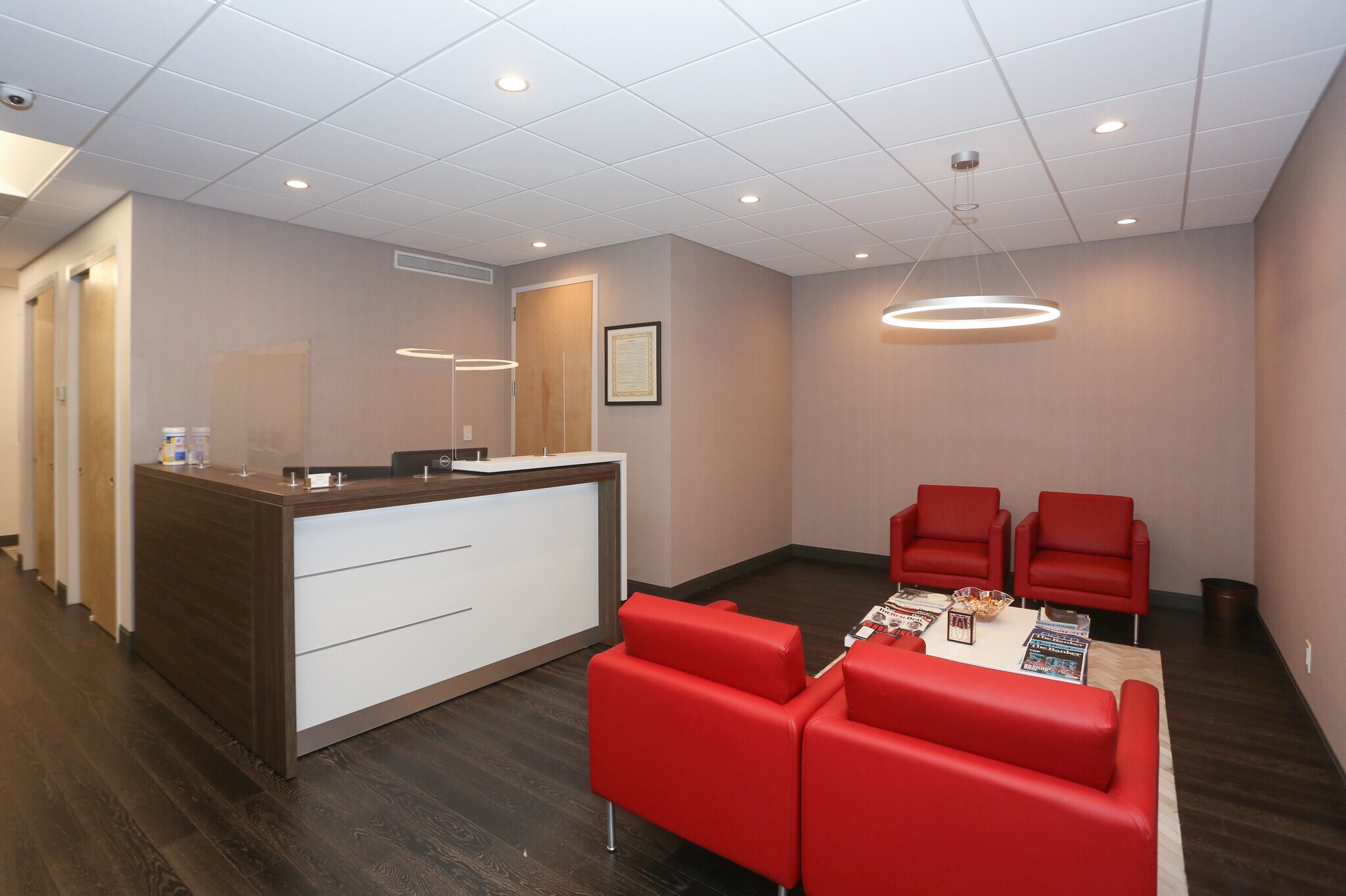 98 Cuttermill Rd, Great Neck, NY 11021 The Atrium