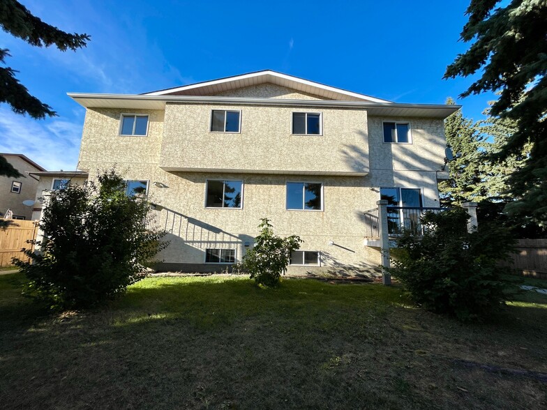 5009 13 Av NW, Edmonton, AB for sale - Primary Photo - Image 1 of 4