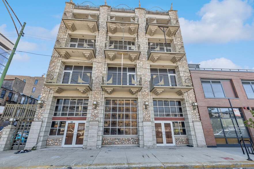 West Loop Redevelopment portfolio of 2 properties for sale on LoopNet.com - Building Photo - Image 1 of 10