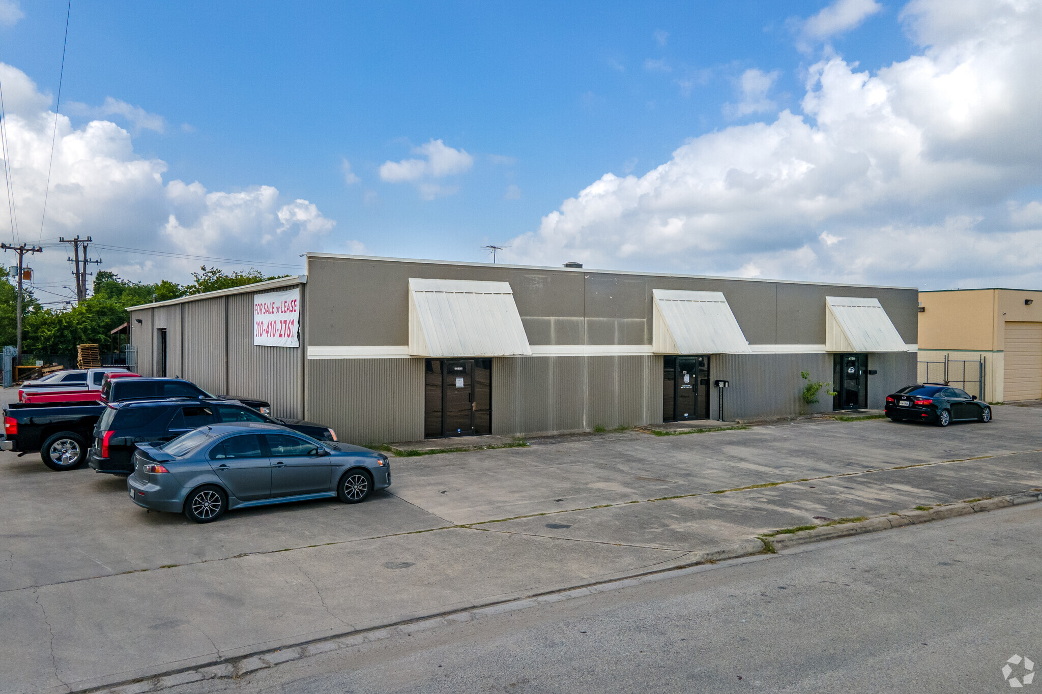 4726 Cotton Belt Dr, San Antonio, TX for lease Primary Photo- Image 1 of 33