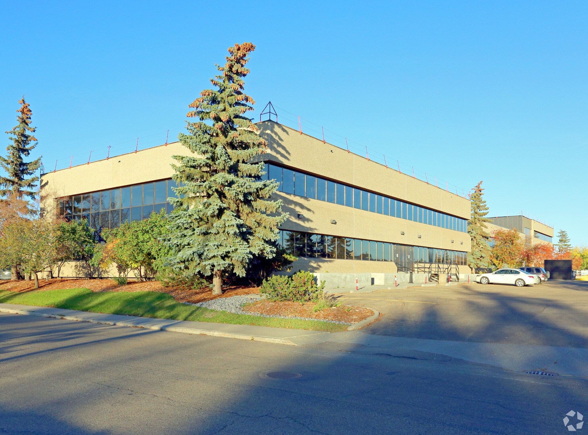 9405 50th St, Edmonton, AB for sale Primary Photo- Image 1 of 1