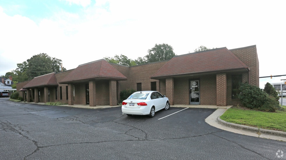 1004 N Main St, High Point, NC for sale - Primary Photo - Image 1 of 1