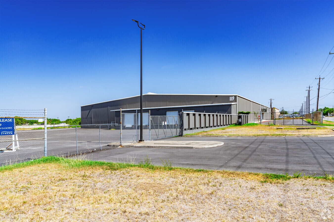 1119 S Acme Rd, San Antonio, TX 78237