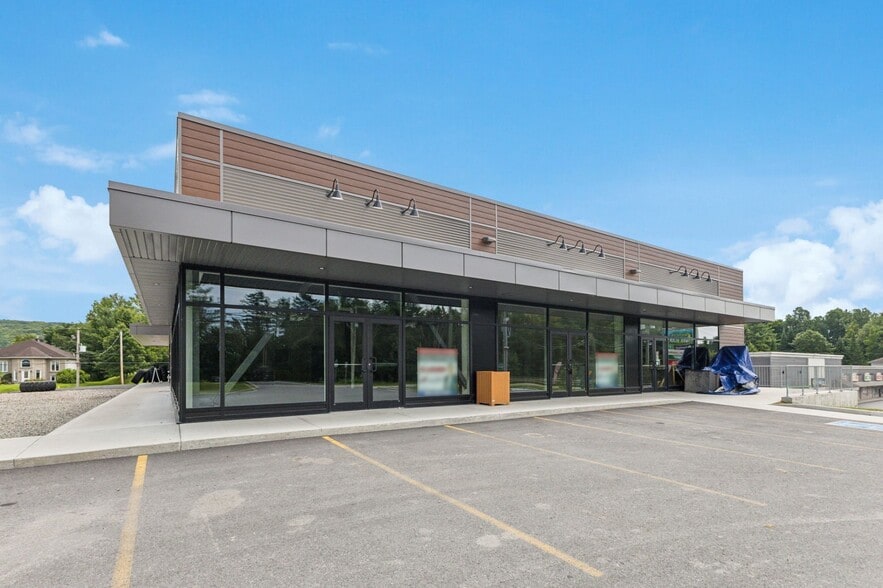 1797 Rte Du Carrefour, Val-des-monts, QC for lease - Building Photo - Image 2 of 5