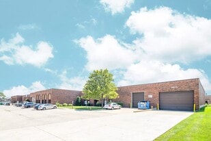 2075-2185 Estes Ave, Elk Grove Village IL - Warehouse