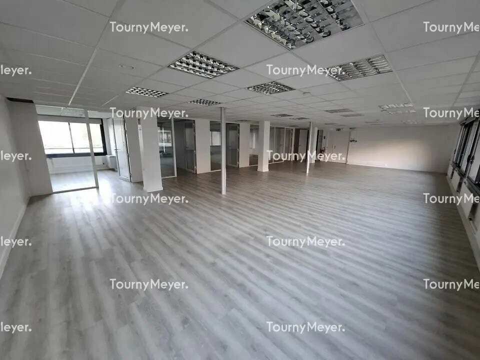 Office in Nantes for lease Interior Photo- Image 1 of 5