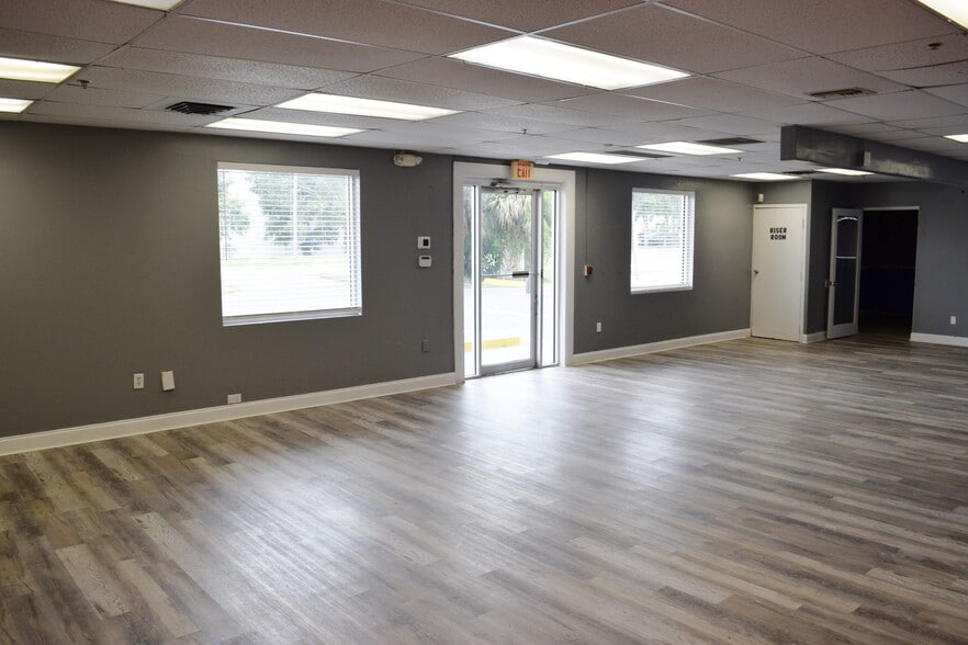 2400 Silver Star Rd, Orlando, FL for sale - Building Photo - Image 3 of 13