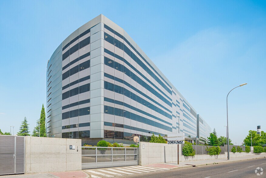 Calle María de Portugal, 9-11, Madrid, Madrid for lease - Building Photo - Image 3 of 5