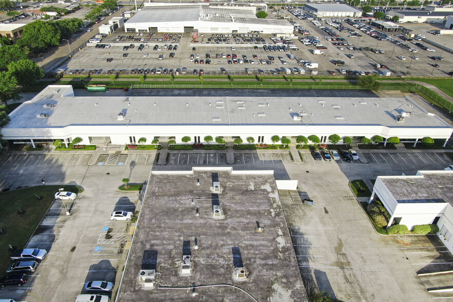 283 Lockhaven Dr, Houston, TX for lease - Building Photo - Image 2 of 13