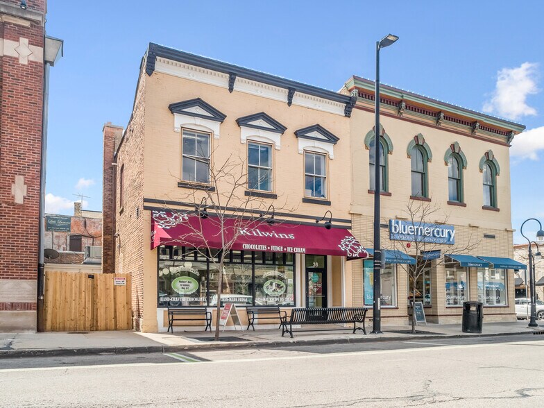 36 W Jefferson Ave, Naperville, IL 60540