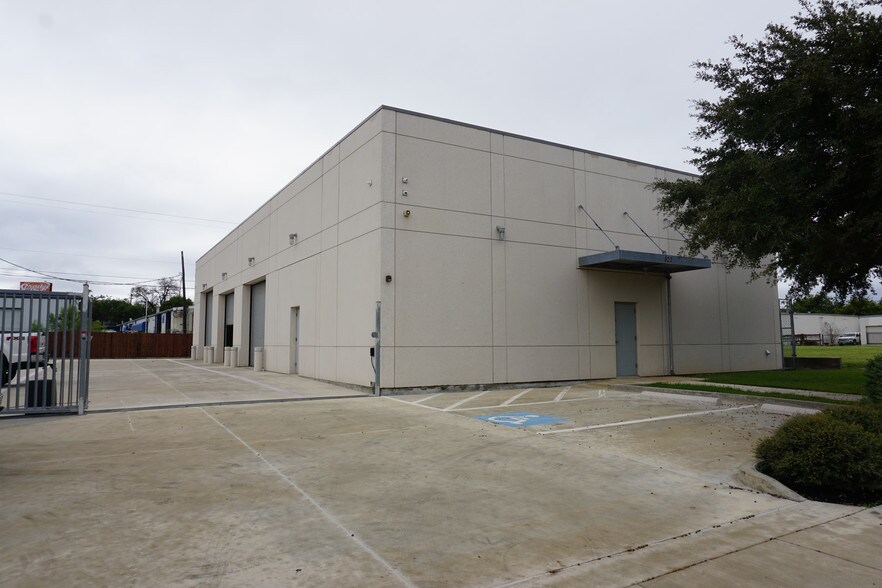 322 N Park Dr San Antonio Tx 78216 Industrial Property For