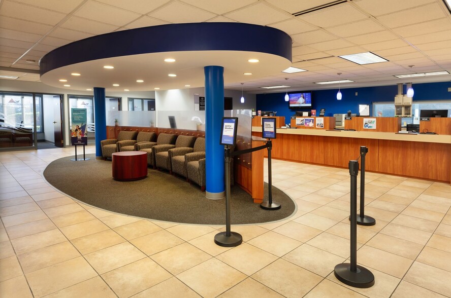 2130 N Glebe Rd, Arlington, VA for sale - Interior Photo - Image 3 of 6