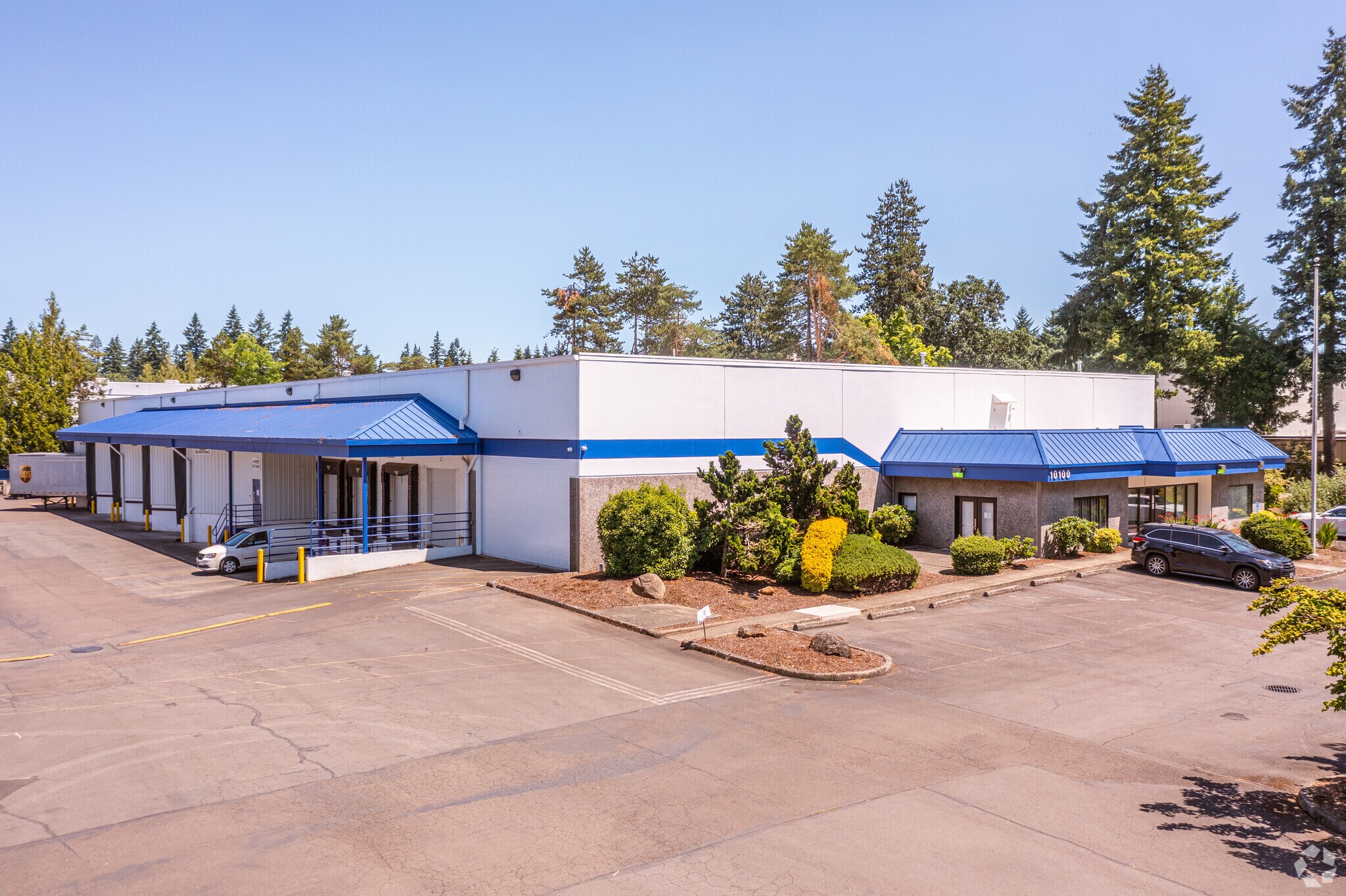 10100 SW Commerce Cir, Wilsonville, OR for lease Primary Photo- Image 1 of 7