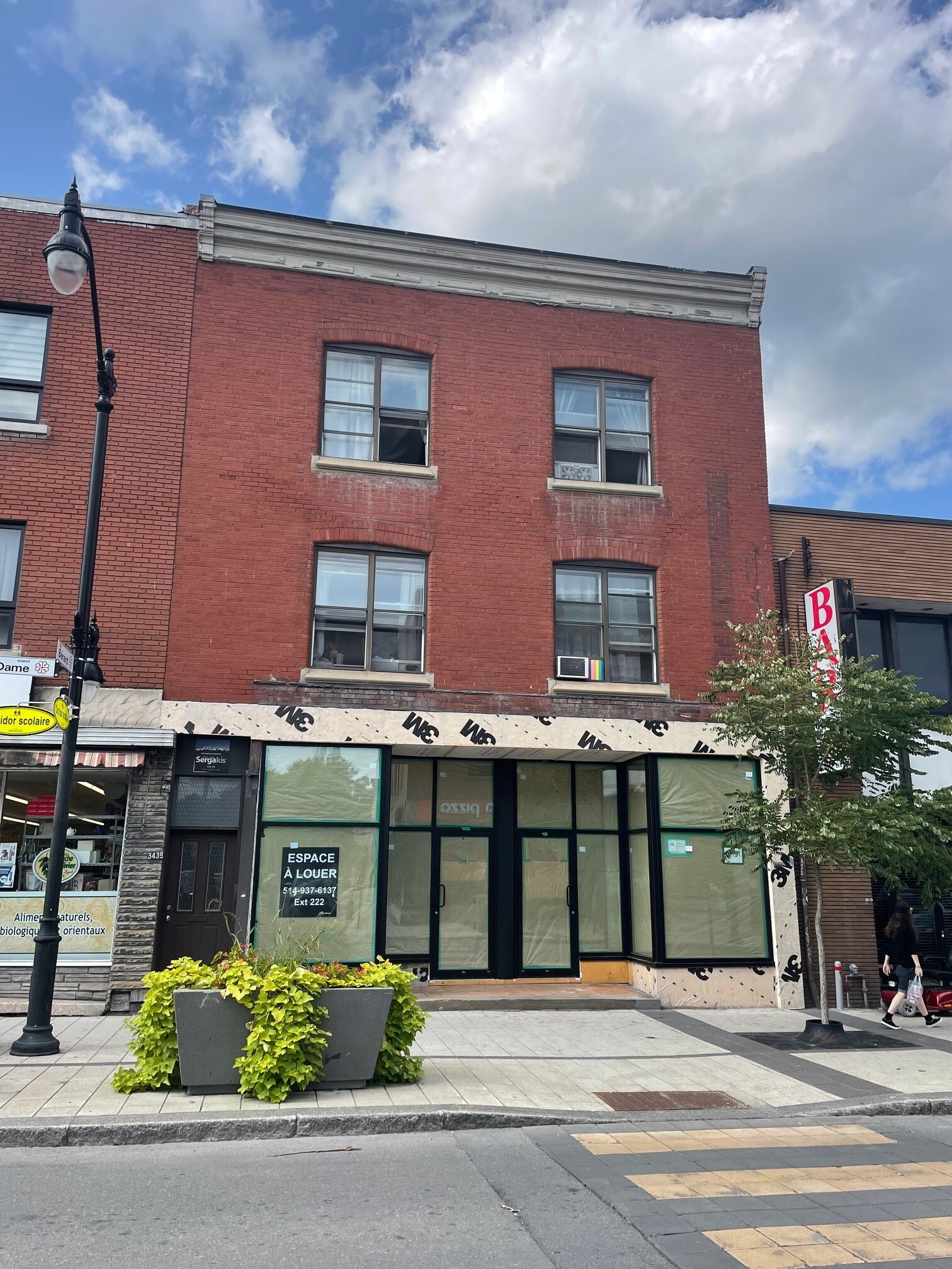 3437-3439 Rue Notre-Dame O, Montréal, QC for lease Building Photo- Image 1 of 4