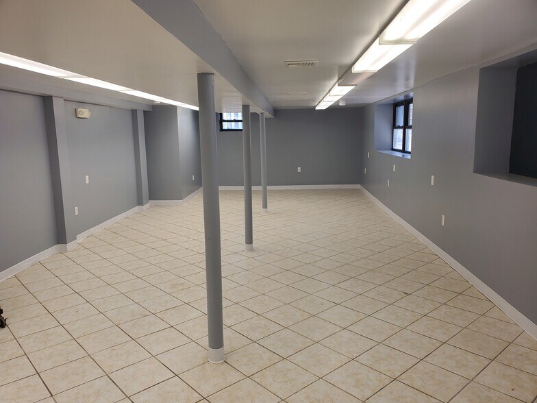 2004 New York Ave, Union City, NJ for lease - Interior Photo - Image 1 of 10