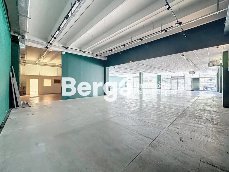 Retail in Vallauris for lease - Interior Photo - Image 2 of 15