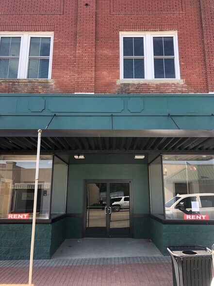 120 Broad St, Kenbridge, VA for sale - Primary Photo - Image 1 of 1