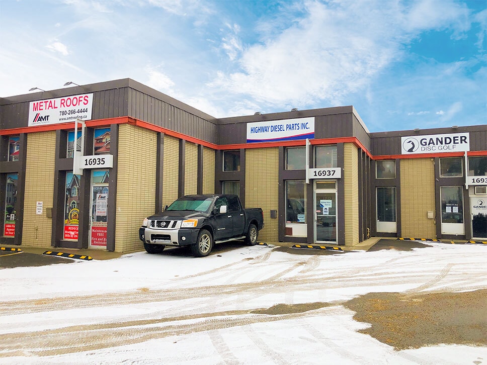 1693116943 111 Av NW, Edmonton, AB T5M 2S4