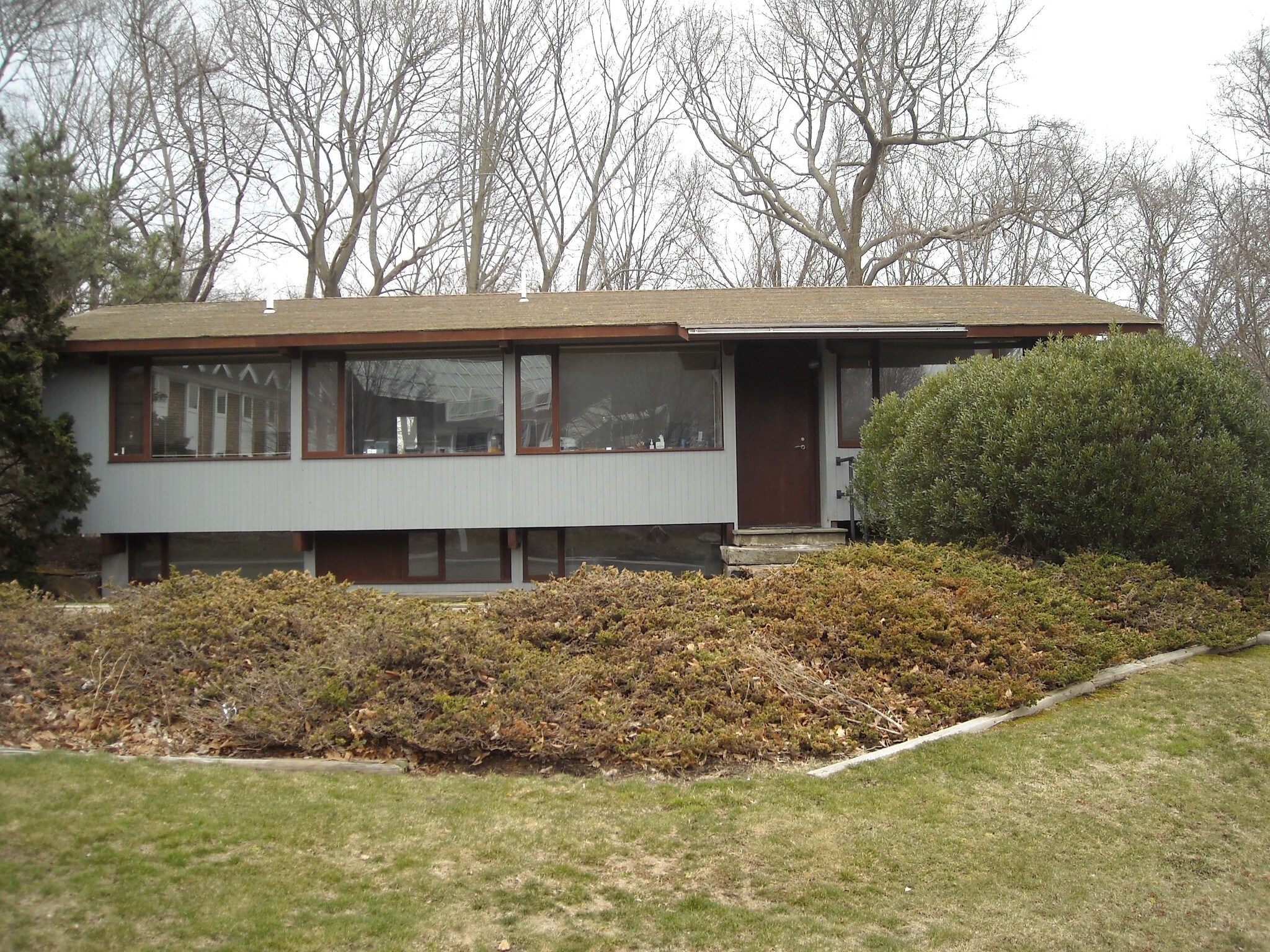 1340 Main Rd, Tiverton, RI for sale Primary Photo- Image 1 of 1