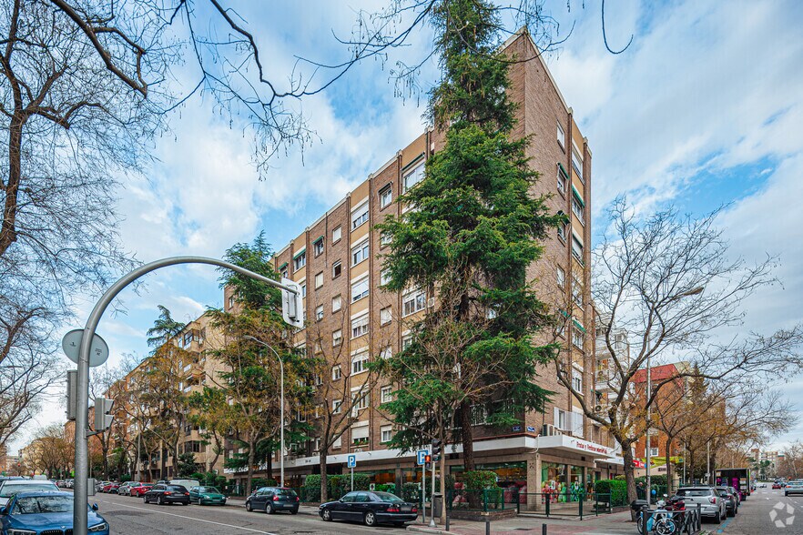 Coworking Space in Madrid, Madrid for lease - Building Photo - Image 2 of 2