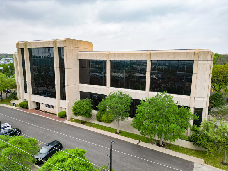 7551 Callaghan Rd, San Antonio, TX for lease - Building Photo - Image 3 of 8