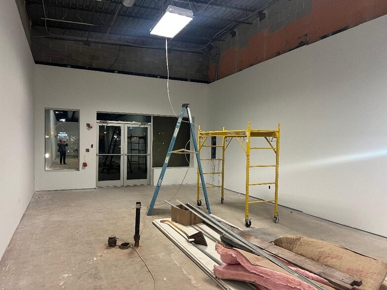 1787-1797 Middle Country Rd, Centereach, NY for lease - Building Photo - Image 3 of 21