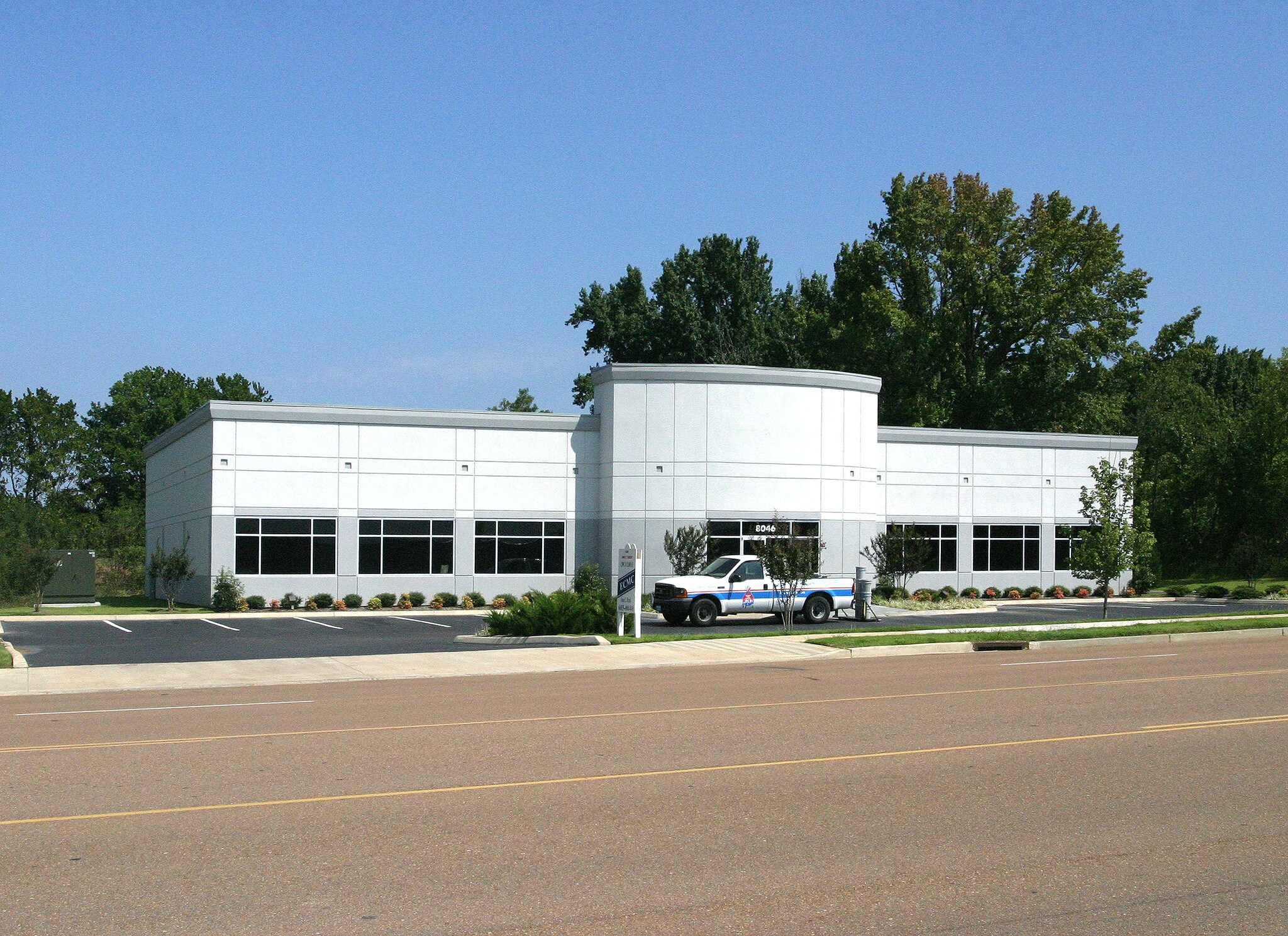 8046 Brother Blvd, Bartlett, TN for sale Primary Photo- Image 1 of 1