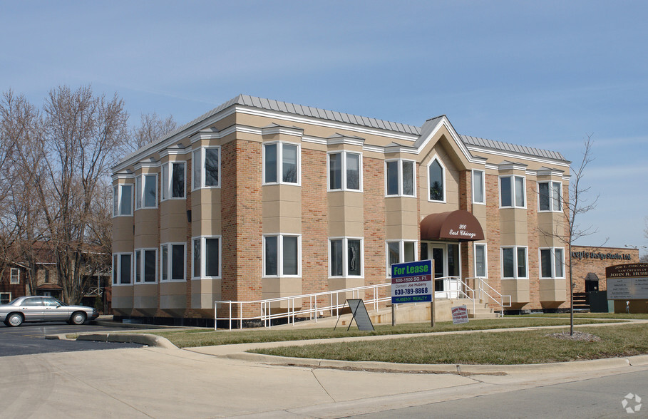 200 E Chicago Ave, Westmont, IL for lease - Building Photo - Image 1 of 11