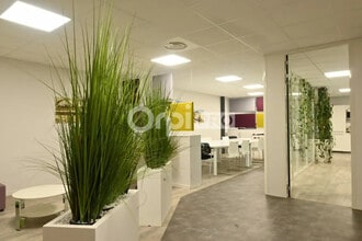 Office in Meyzieu for lease Building Photo- Image 2 of 16