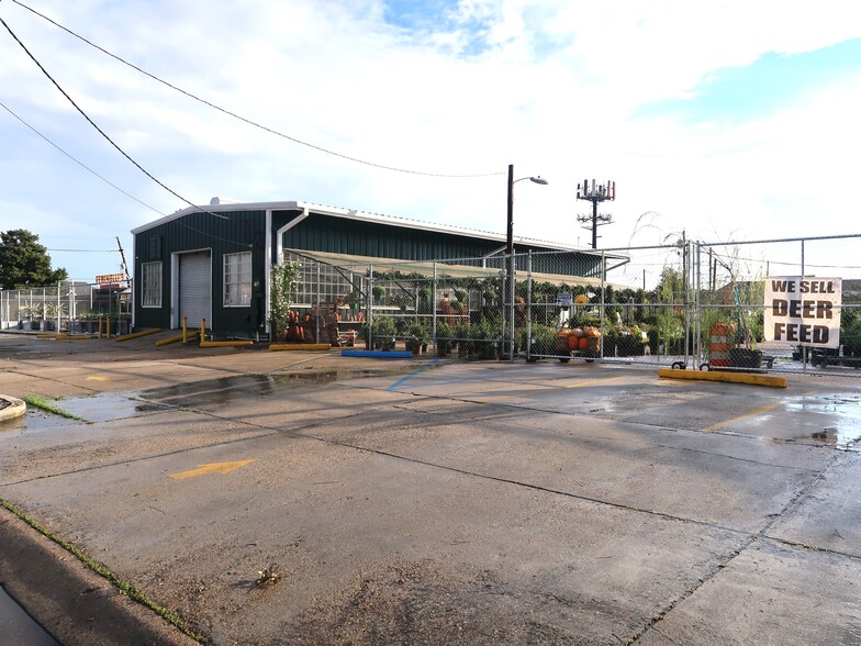 4511 Clearview Pky, Metairie, LA for sale - Building Photo - Image 1 of 17