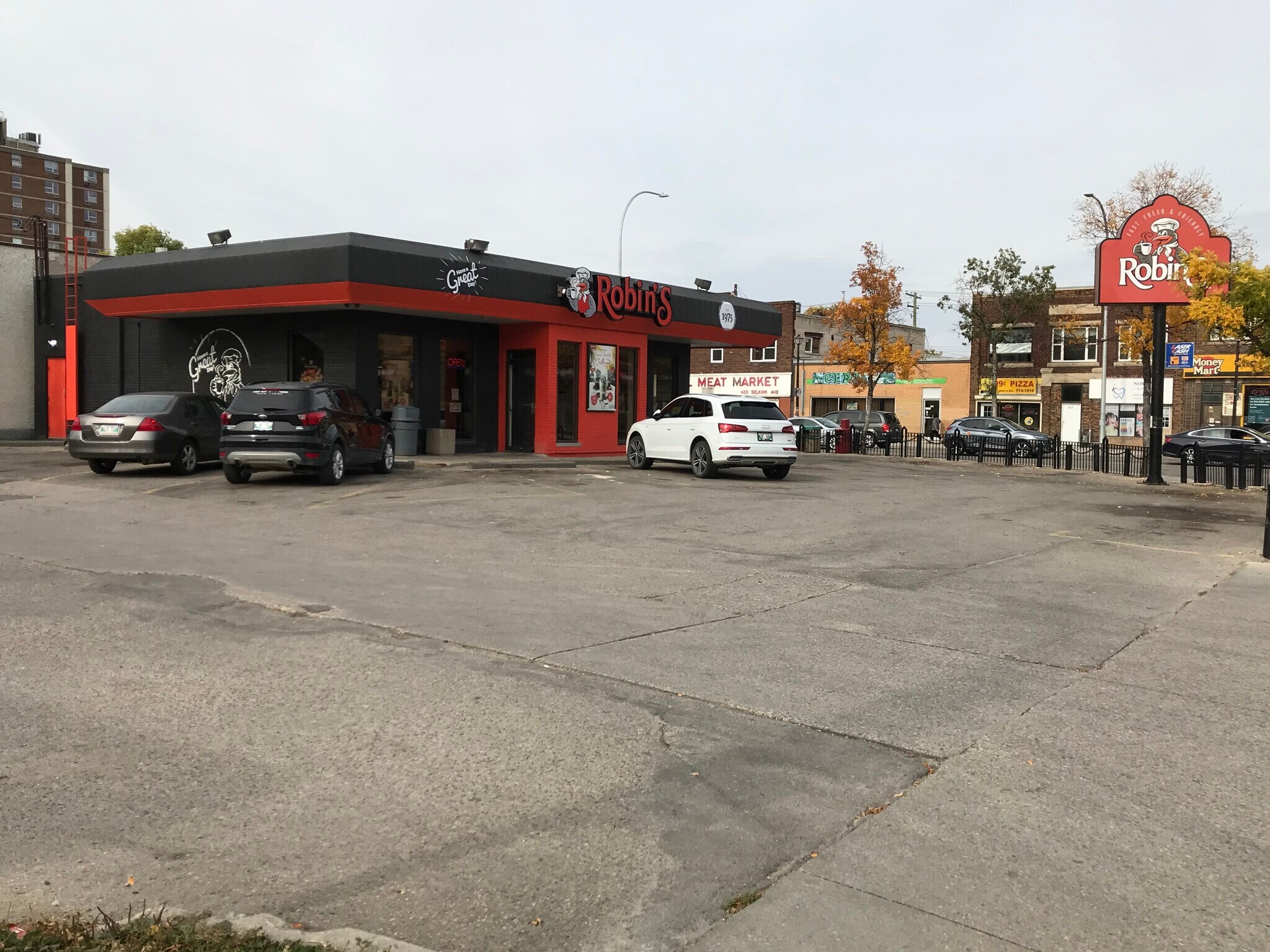 420 Selkirk Ave, Winnipeg, MB for sale Primary Photo- Image 1 of 1