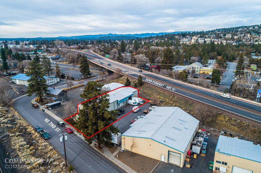 2185 NE 2nd St, Bend, OR for lease - Building Photo - Image 2 of 23