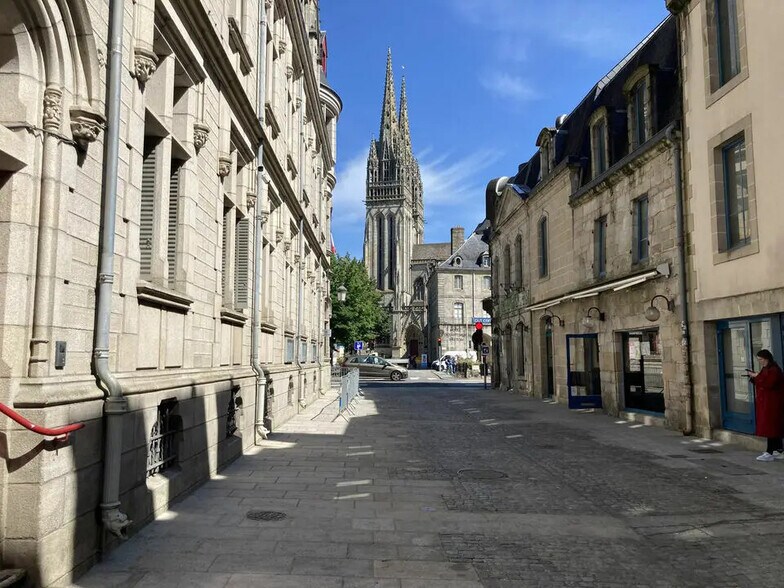 Retail in Quimper for lease - Building Photo - Image 1 of 5