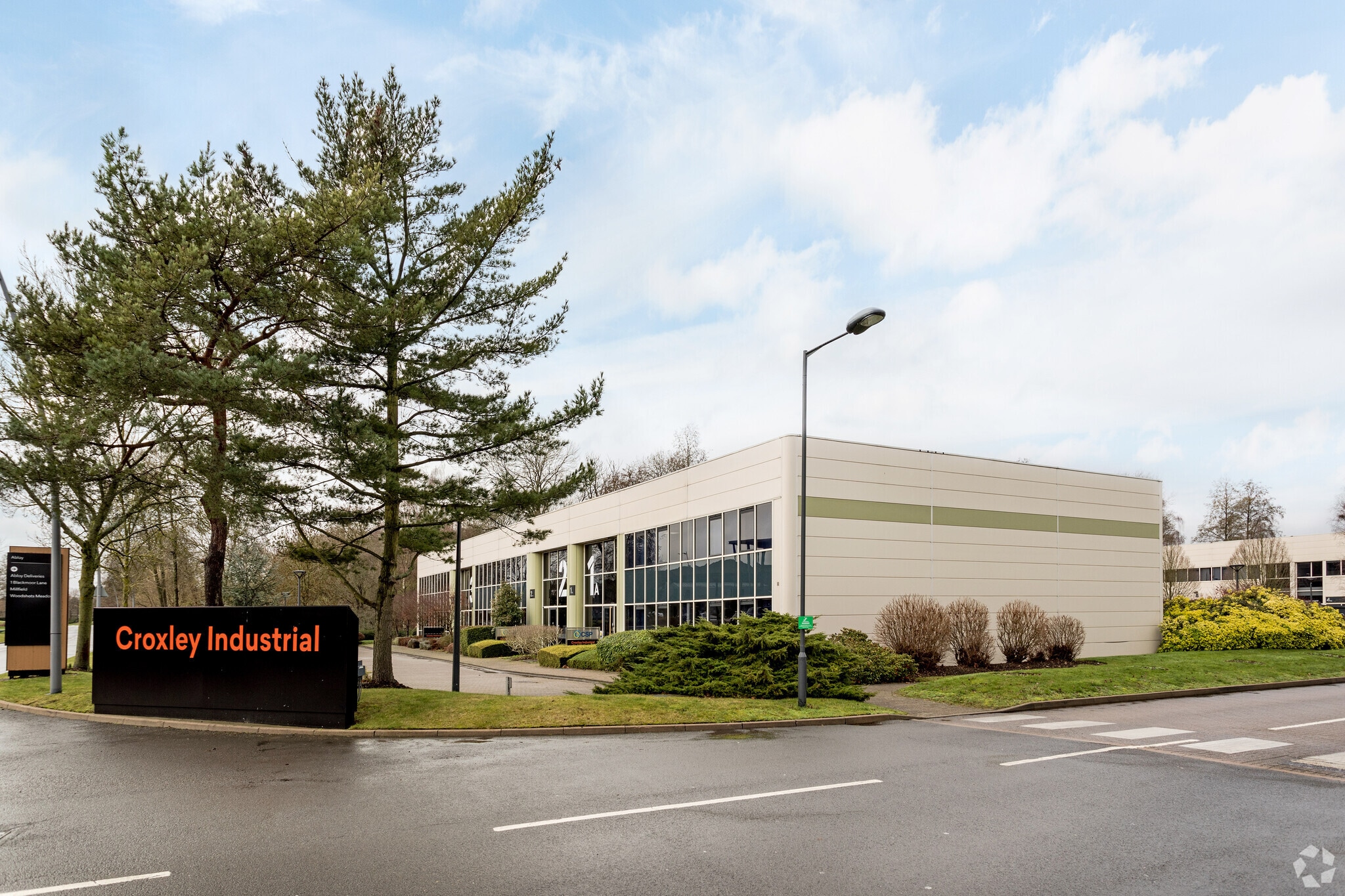 Hatters Ln, Watford for sale Primary Photo- Image 1 of 1