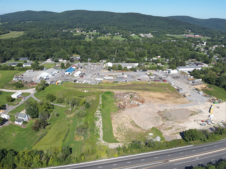 717 Range End Rd, Dillsburg, PA for lease - Building Photo - Image 3 of 8