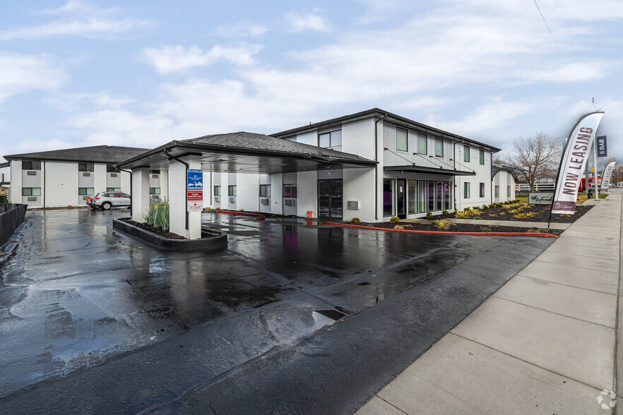 1555 N Canyon Rd, Provo, UT for lease - Primary Photo - Image 1 of 102