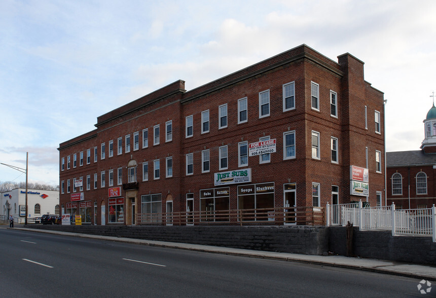 370 Memorial Pkwy, Phillipsburg, NJ for lease - Building Photo - Image 1 of 6