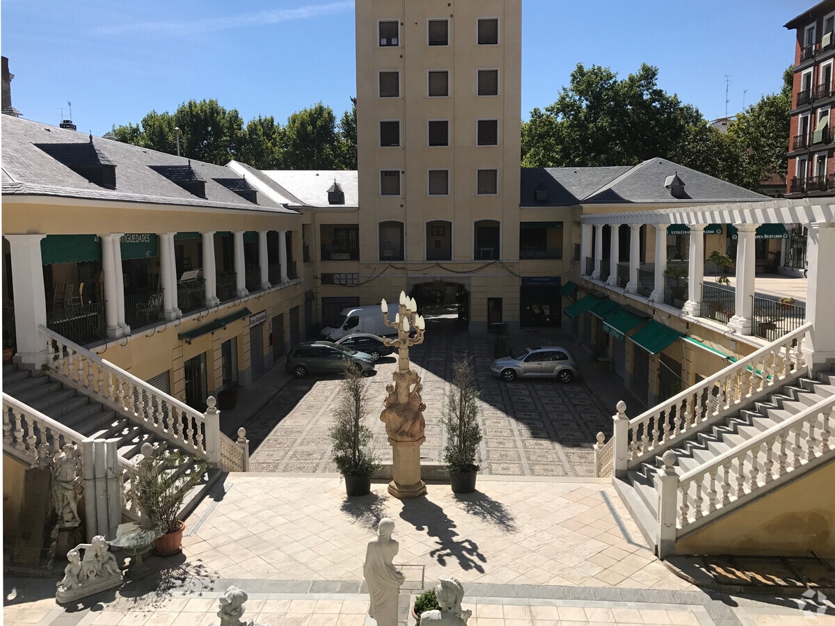 Calle de la Ribera de Curtidores, 29, Madrid, MAD 28005 - Unit Puerta 23 -  - Interior Photo - Image 1 of 5