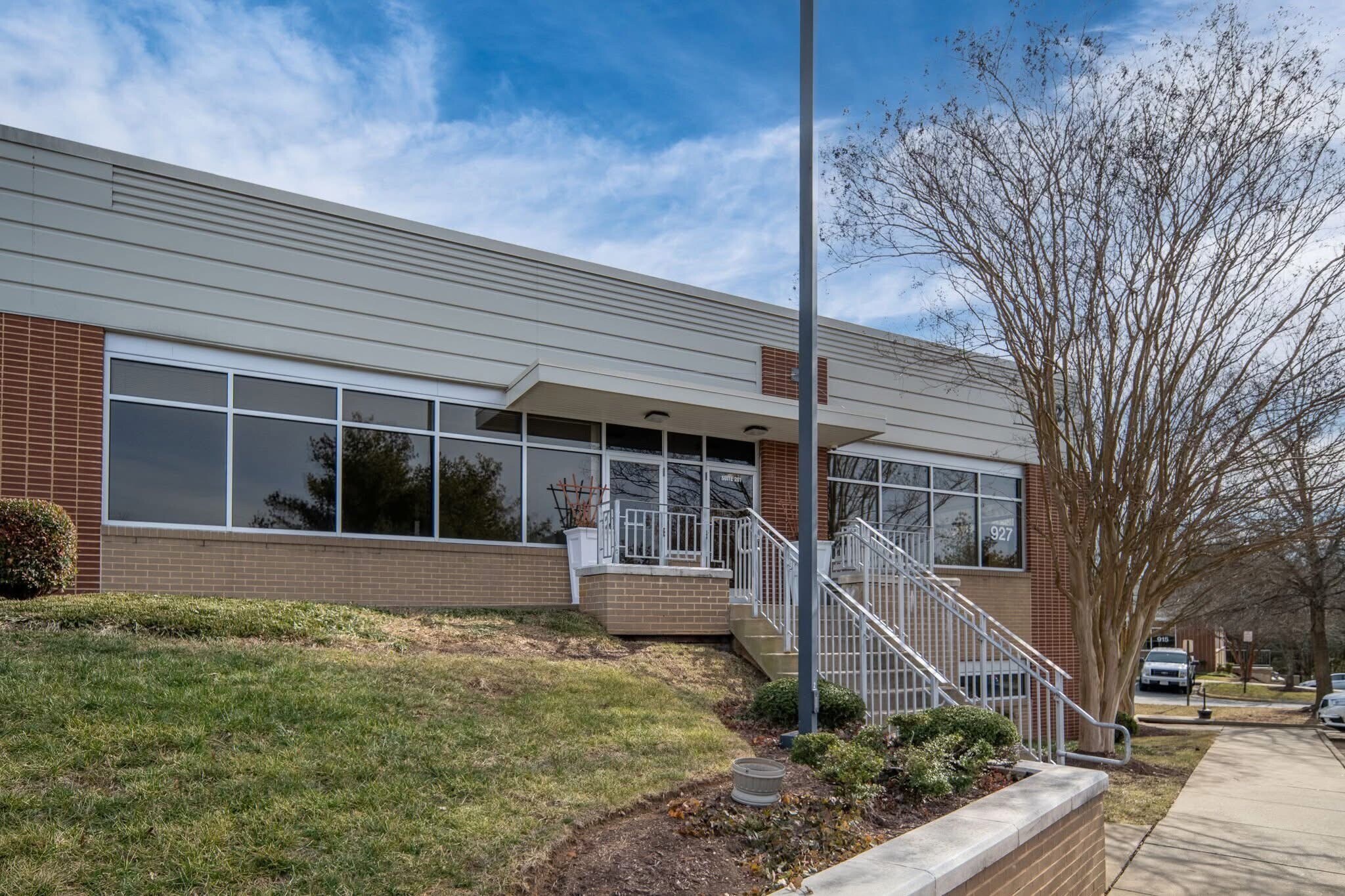 927 Maple Grove Dr, Fredericksburg, VA for lease Interior Photo- Image 1 of 6