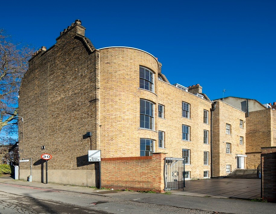 243245 Kennington Ln, London, LND SE11 5QU